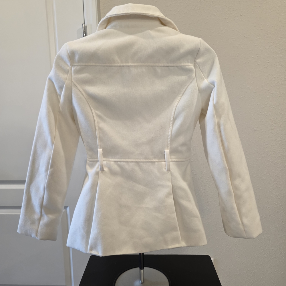 Elegant White Double-Breasted Women's Coat - Picture 2 of 2